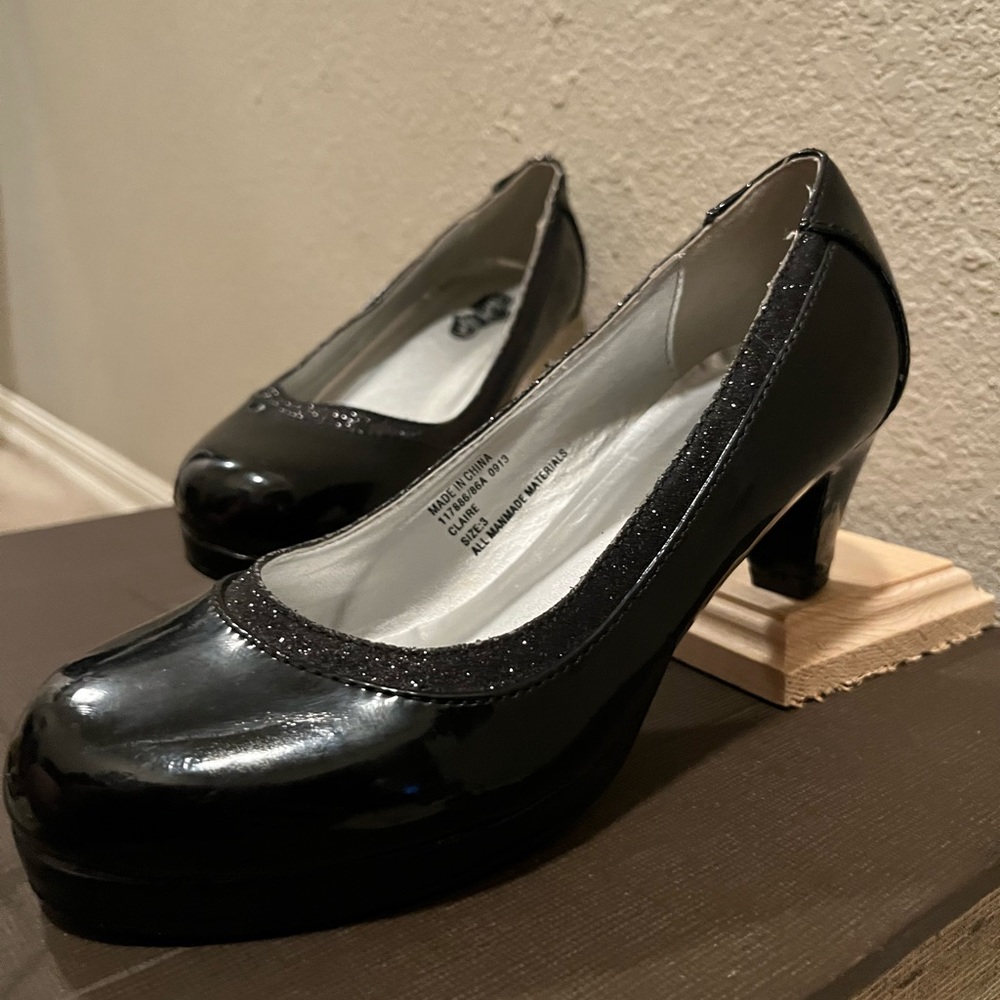 baby girl heels 1in heel black with sparkle rim size 3